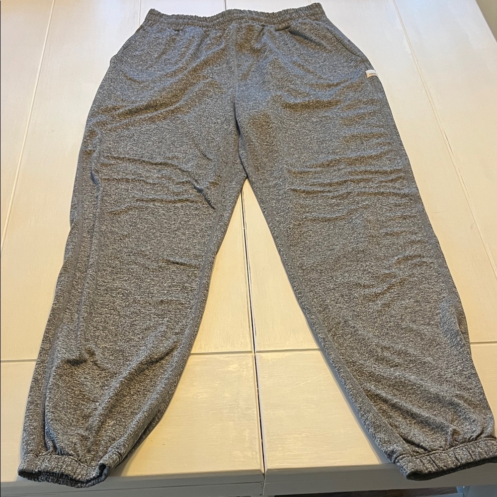 Vuori/Casual joggers/gray/black/size small/super soft joggers are my fav brand